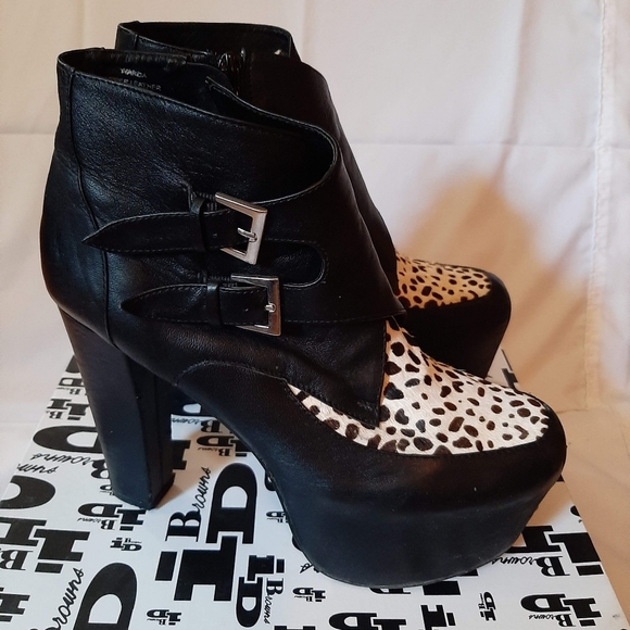 SUPER COOL AND FUNKY-Size 10 5 inch heel with 3 inch Platform Leather Shooties! - Picture 3 of 5